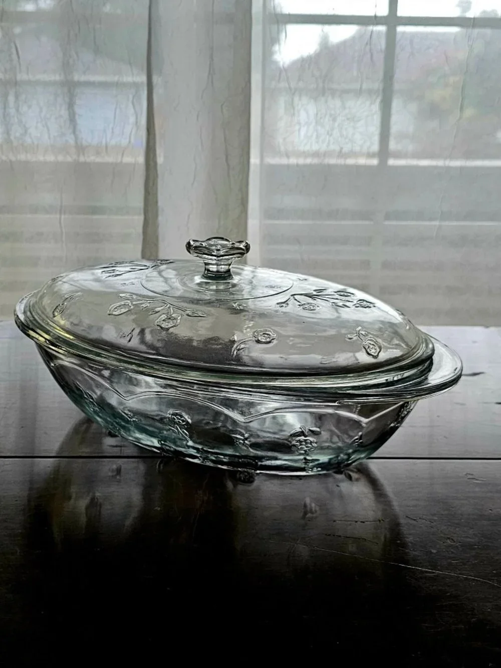 Anchor Hocking Savannah Covered Casserole Dish 2qt glass raised relief floral - Picture 9 of 9